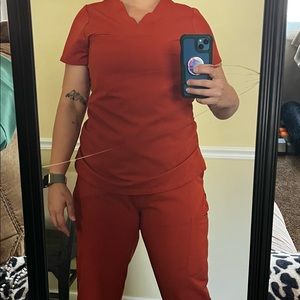 MANDALA SCRUB TOP & JOGGER BOTTOM BURNT ORANGE